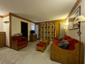 Résidence Roselend - Grand 4 pièces offrant de belles surfaces situé dans une résidence au village du chantel ,proche des pistes et avec piscine MAE-8204